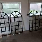 Restaurierung der historischen Fenster aus dem ehemaligen Sägewerk Müller in Lüchow, wo die Dampfmaschine im Einsatz war.