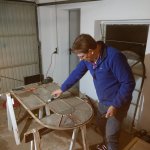 Restaurierung der historischen Fenster aus dem ehemaligen S&auml;gewerk M&uuml;ller in L&uuml;chow, wo die Dampfmaschine im Einsatz war.