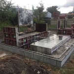 Einbringung des Betonfundamentes